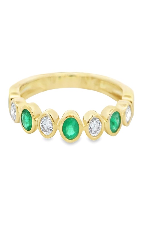 EMERALD AND DIAMOND 9-STONE ALTERNATING BAND