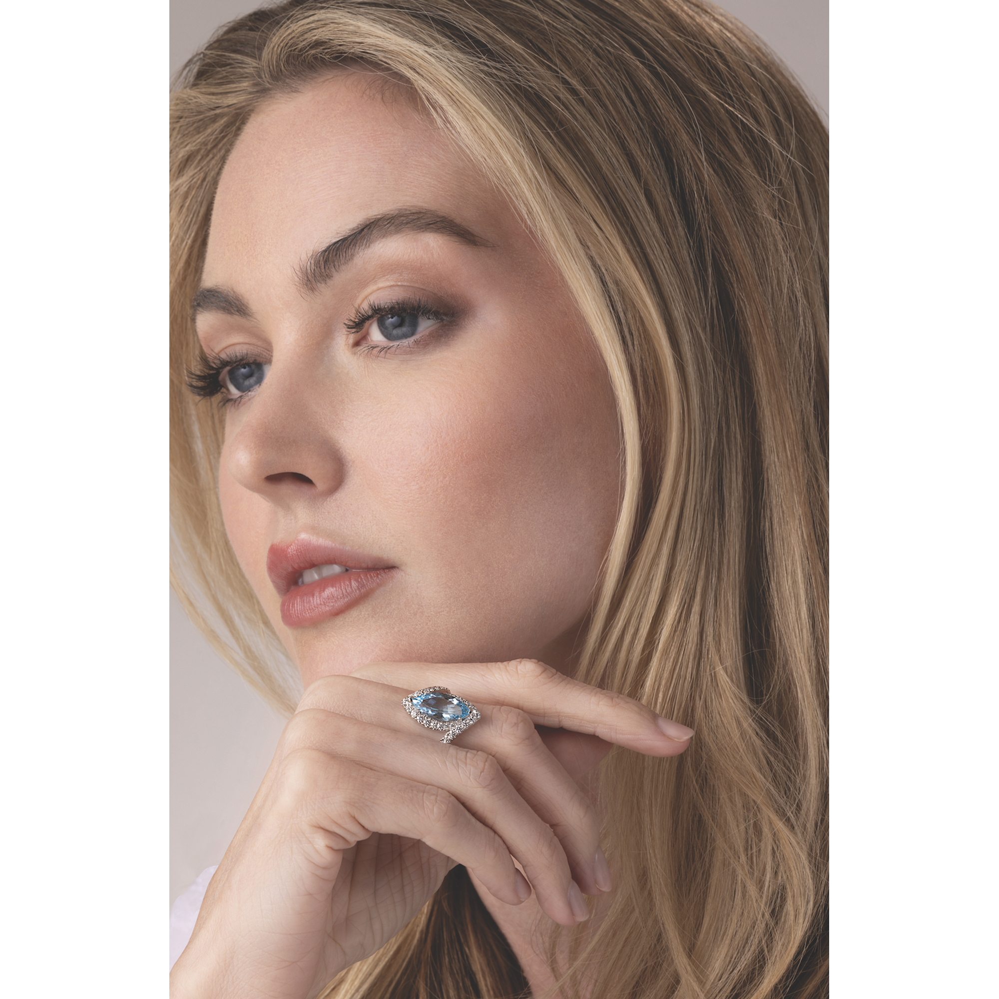 Stencil Marquise Shape Aquamarine Ring