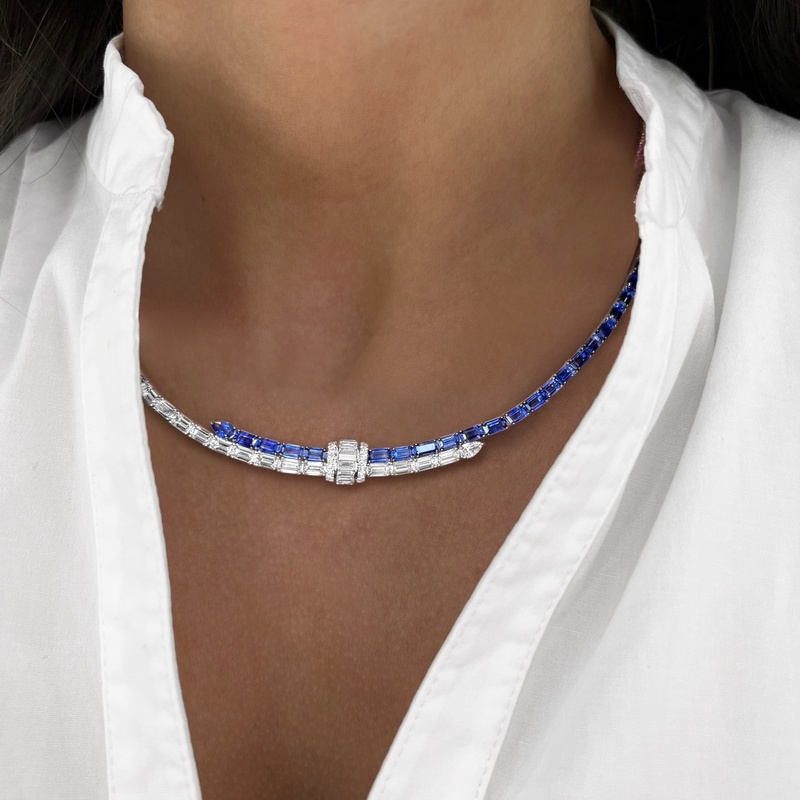 Signature Emerald Cut Pull Necklace