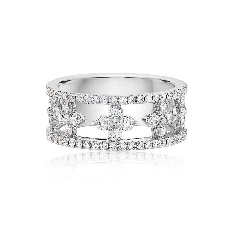 Floating Clover Band Ring