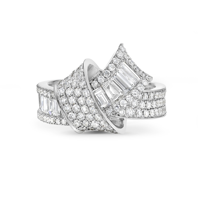 Pavé Embrace Baguette Ring