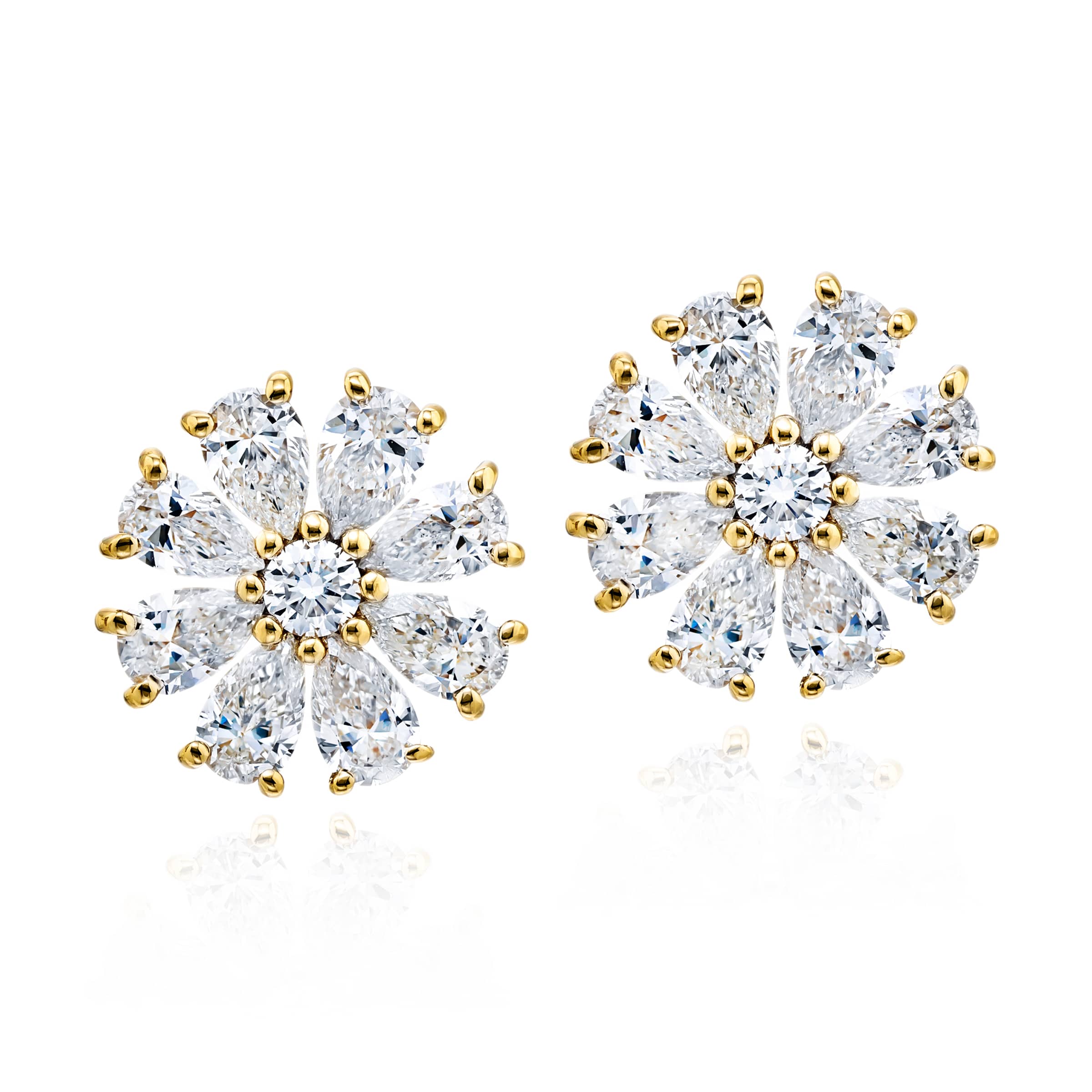 18K Yellow Gold Pear-Shaped and Round Diamond Floral Stud Earrings