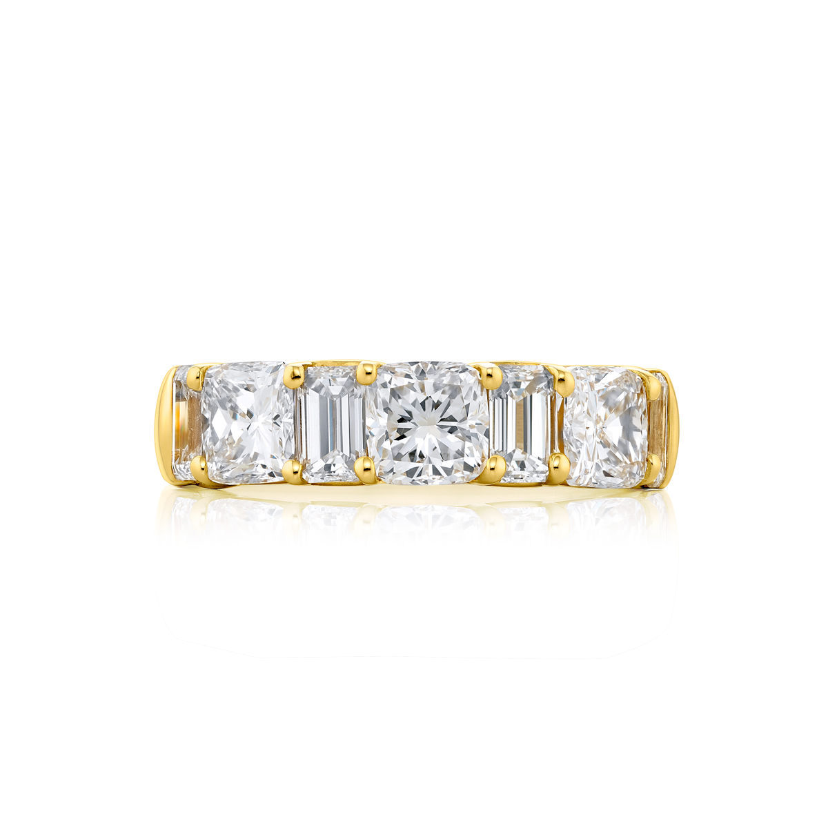 18K Yellow Gold Cushion-Cut Diamond Single-Row Band