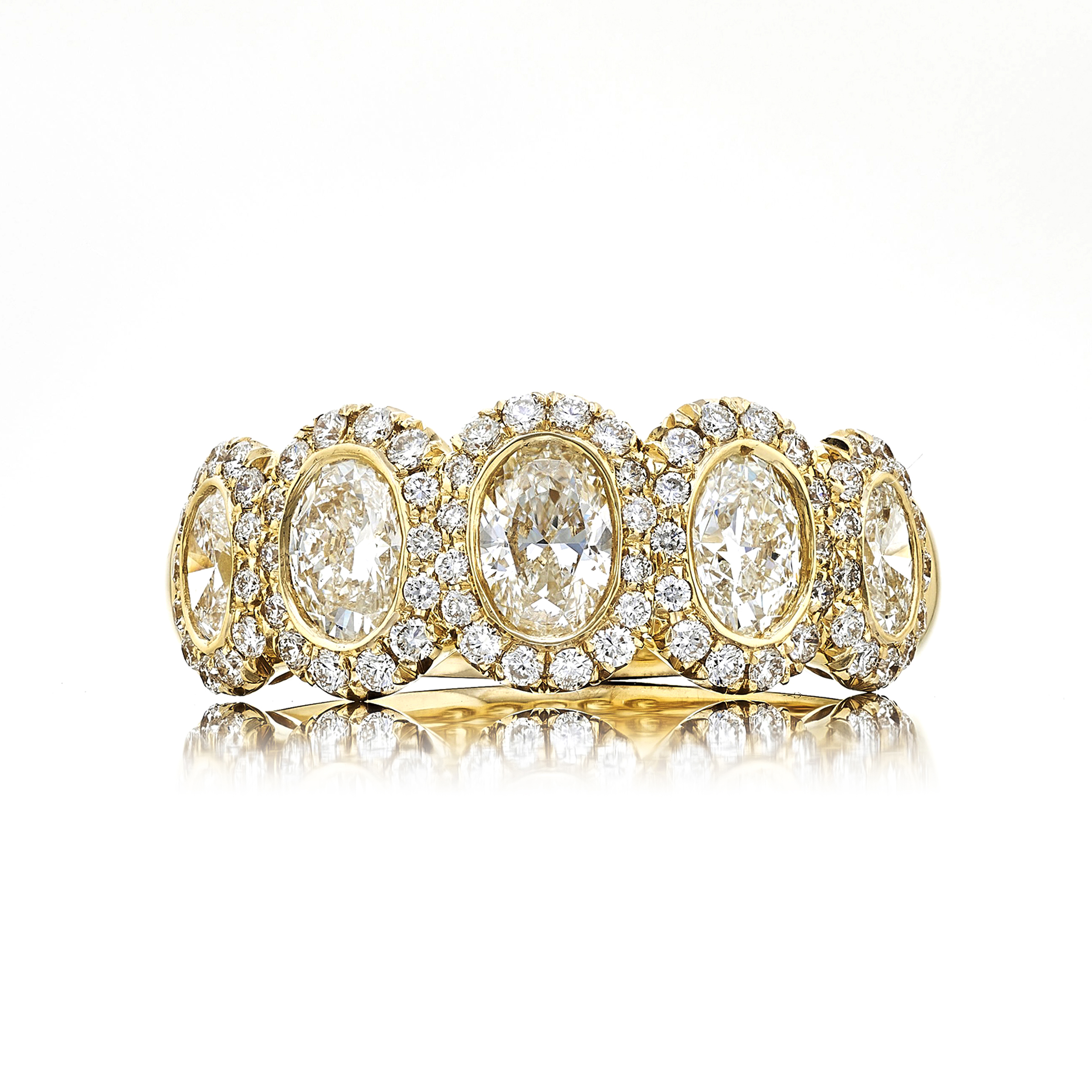 18K Yellow Gold Oval Diamond Single-Row Bezel Set Micro Pav? Band