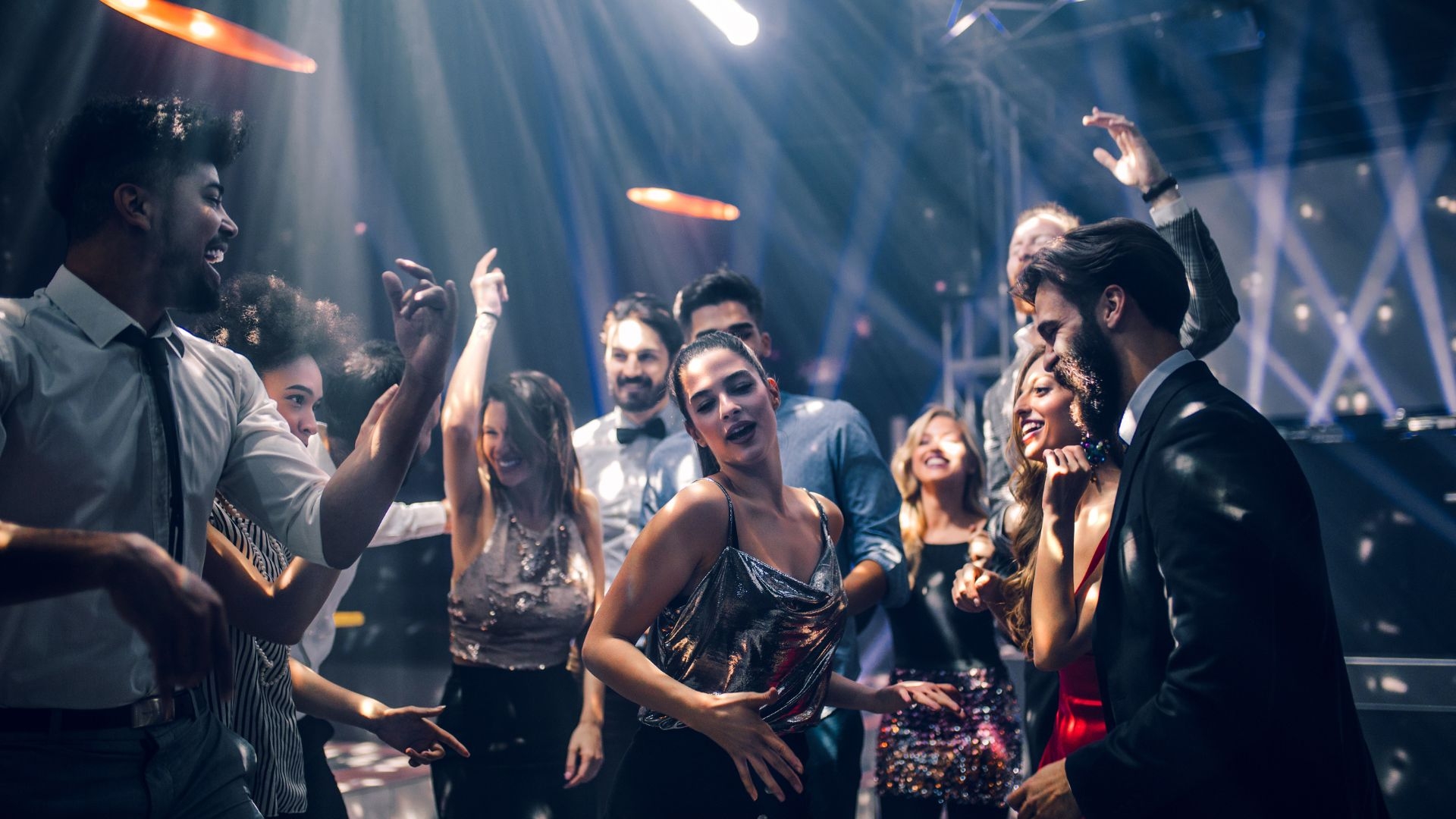 What are the key ingredients commonly found in high-quality dance floor joint lubrication products?