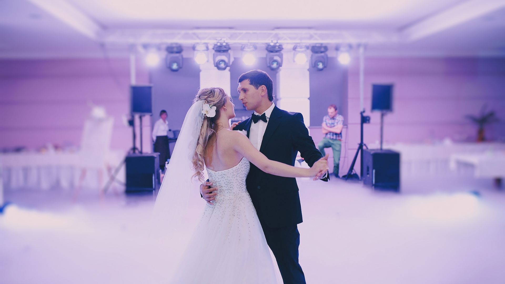 Are there specific lighting techniques that can enhance the dance floor experience?