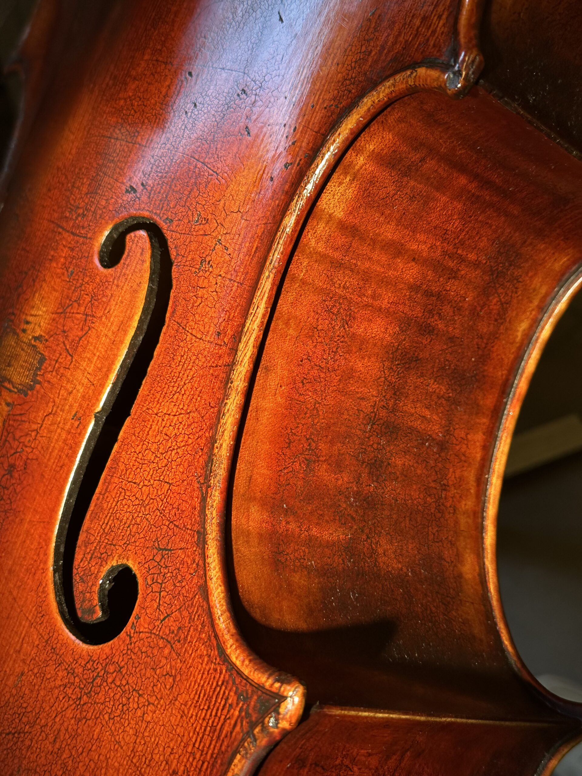 talking about open seams on musical instruments