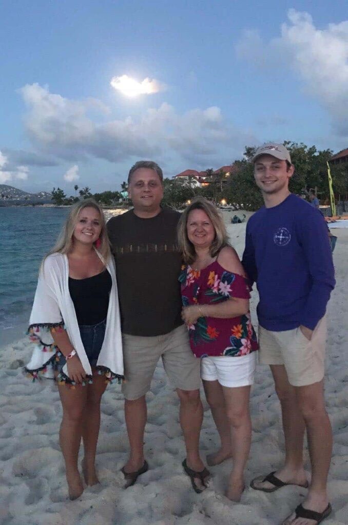imgi_9_Bob_Randklev_family_St_Thomas Home 24