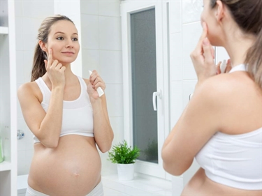 Pregnancy Bellies At 15 Weeks