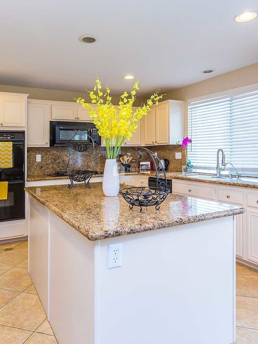 Portrait original img 5896