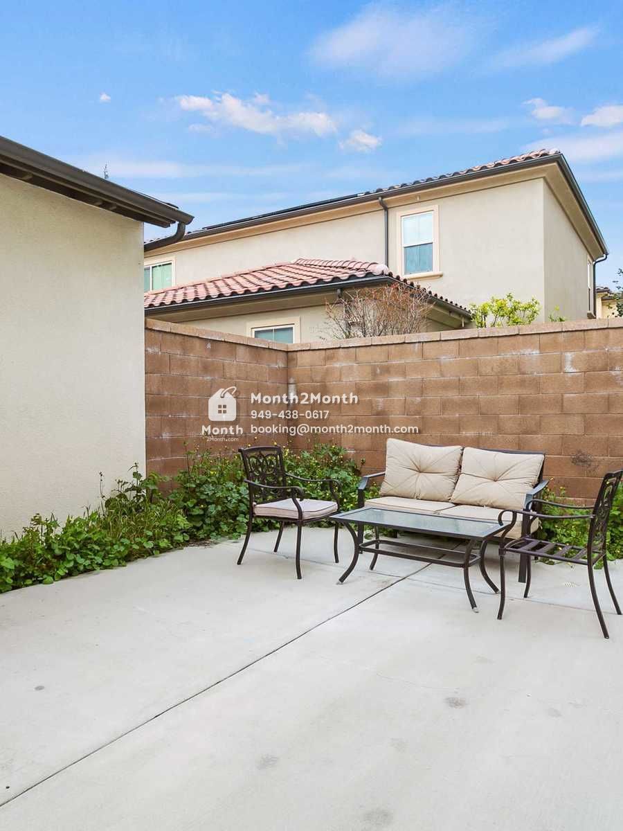 Portrait original 20230416212612 51447966 021 brightpoppy