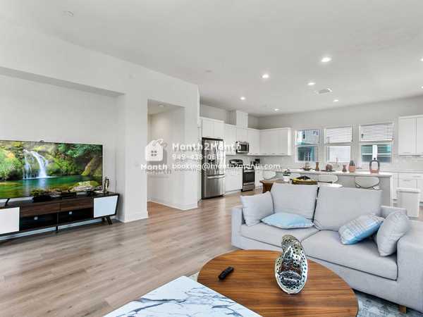 Detail thumb 20230711212928 27d071d2 029 1690slewisst anaheim