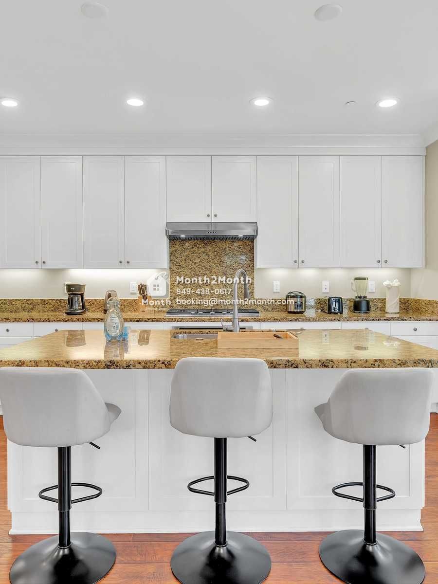 Portrait original 20250811004734 11b72fdb indoor 07