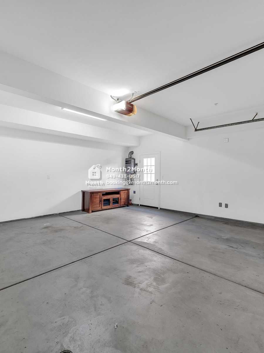 Portrait original 20250811004831 ab1b919c indoor 07