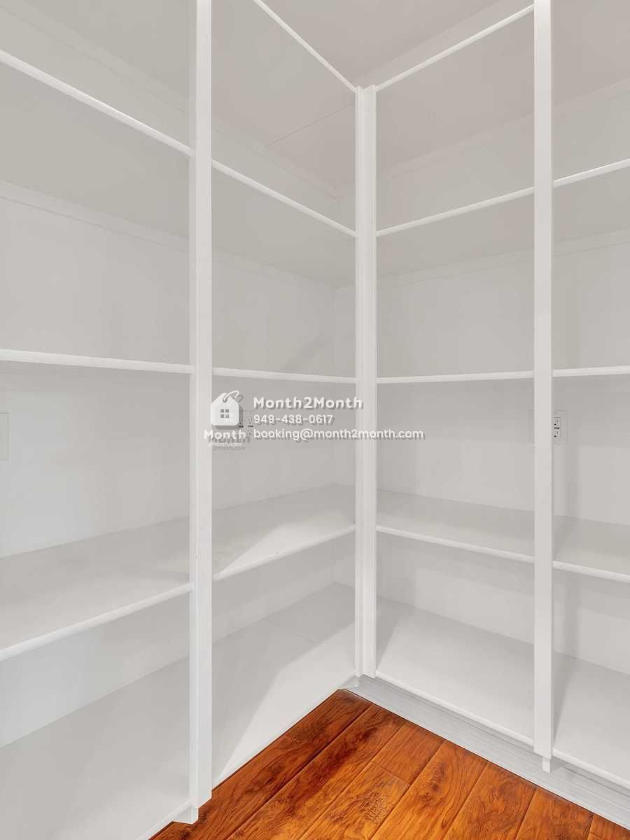 Portrait original 20250811005058 79bebd4e indoor 24