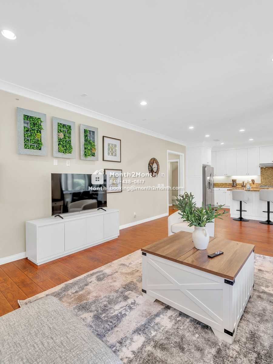 Portrait original 20250811005104 8afc938c indoor 24