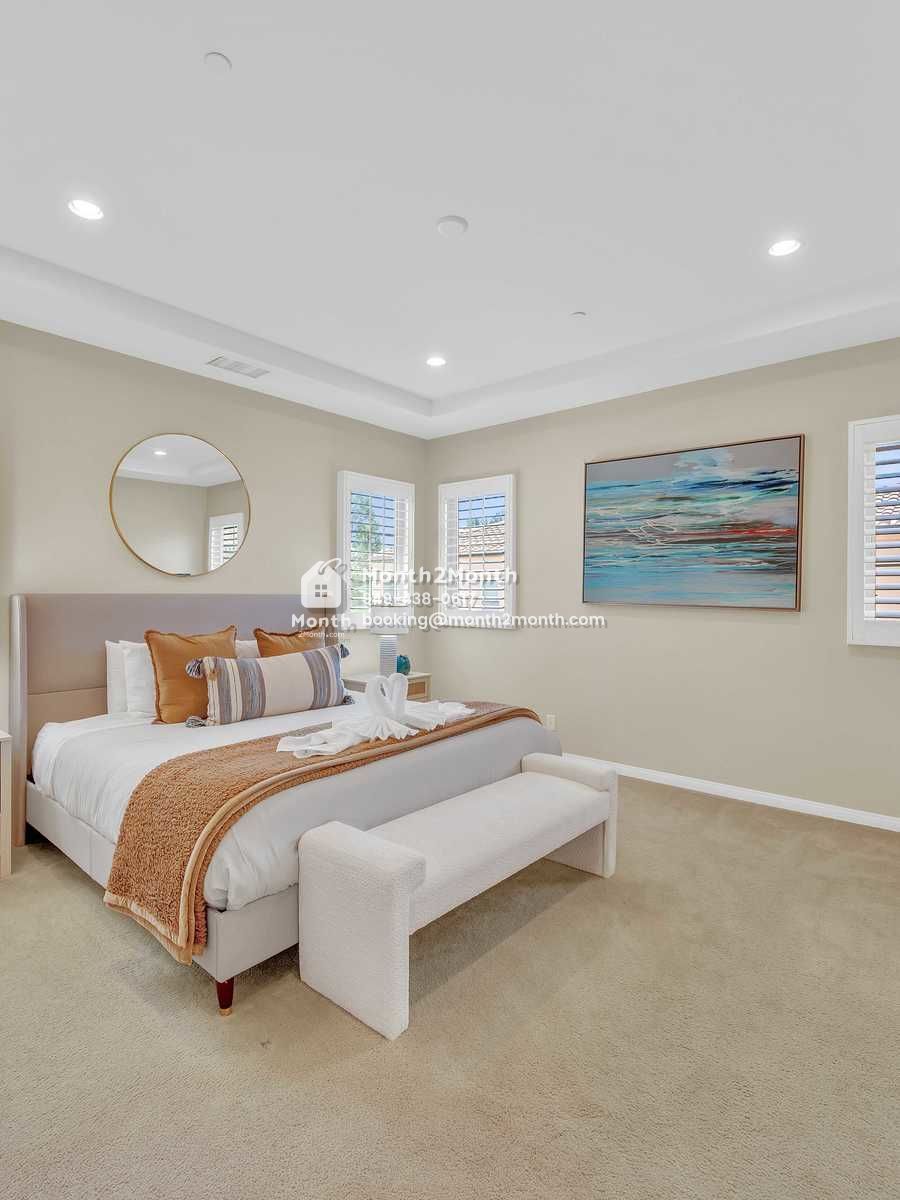 Portrait original 20250811005133 b52ab532 indoor 24