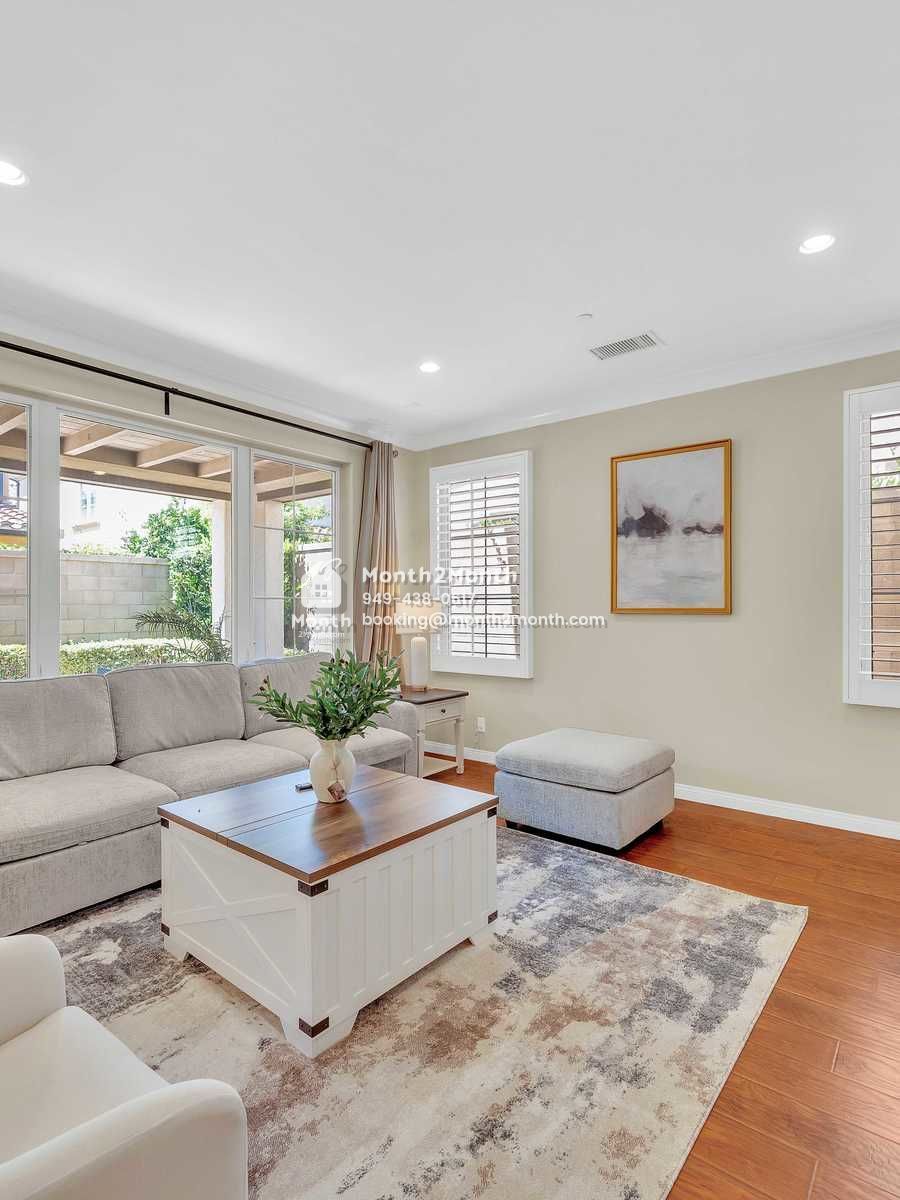 Portrait original 20250811005146 b425966a indoor 24