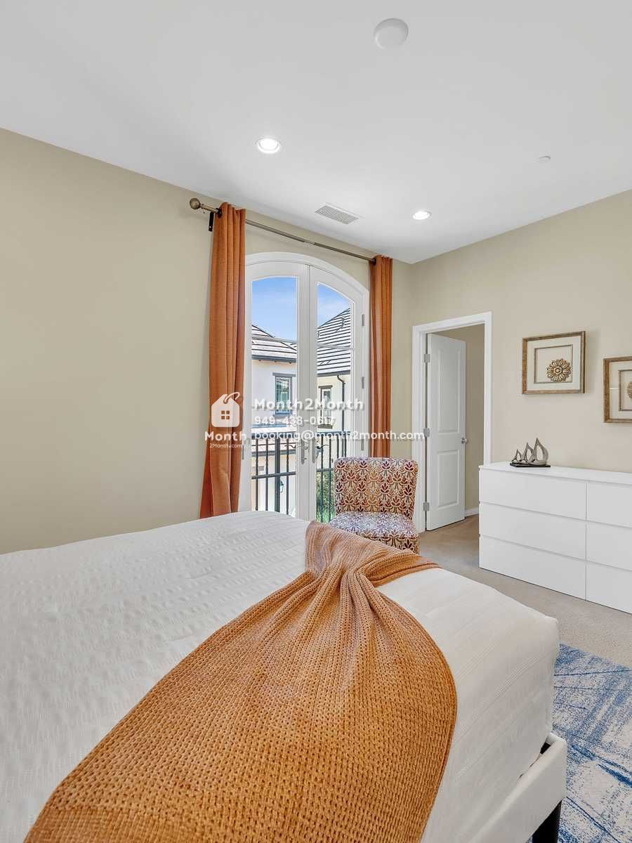 Portrait original 20250811005615 3b65b90d outdoor 05