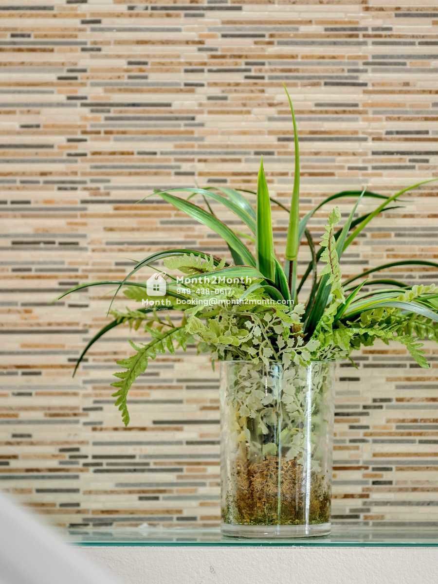 Portrait original 20260112113352 64d4fb28 indoor 60