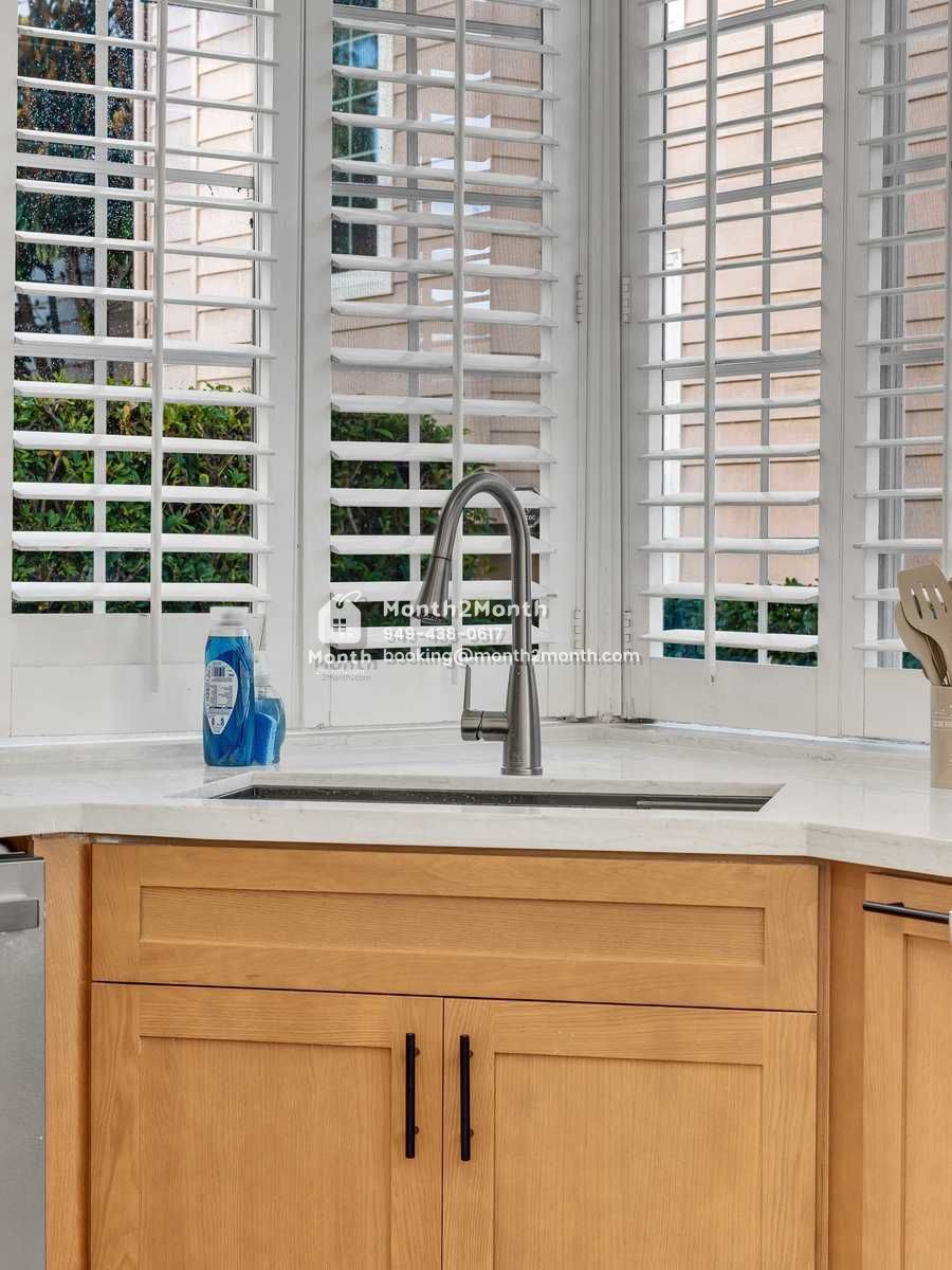 Portrait original 20260112113359 007bfee0 indoor 60