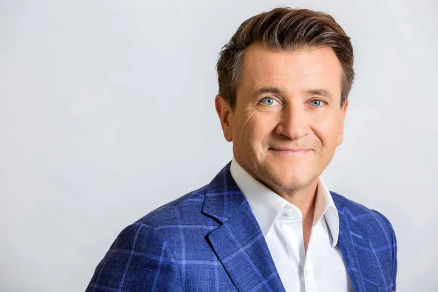 How Robert Herjavec’s “Shock the Narrative” Strategy Can Instantly Make You Unforgettable in Business How Robert Herjavec’s “Shock the Narrative” Strategy Can Instantly Make You Unforgettable in Business