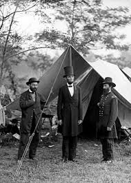 A PINKERTON STANDS TALL  THE EXPLOSIVE STORY OF HOW ONE MAN STOOD UP TO POLICE CORRUPTION IN HAWAII