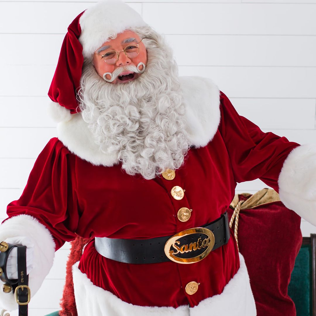 Episode 93. The Singing Santa Has Been Performing for 37 Years