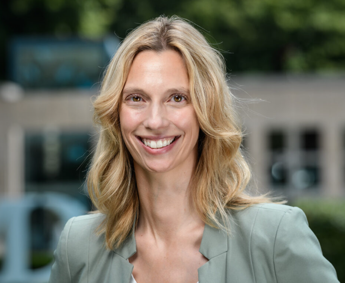 Julia Binder Profile Photo