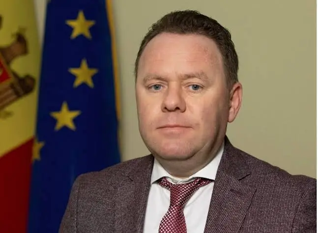 Reintegrarea Republicii Moldova în condițiile noilor realități regionale.  Colapsul vechilor sisteme politice