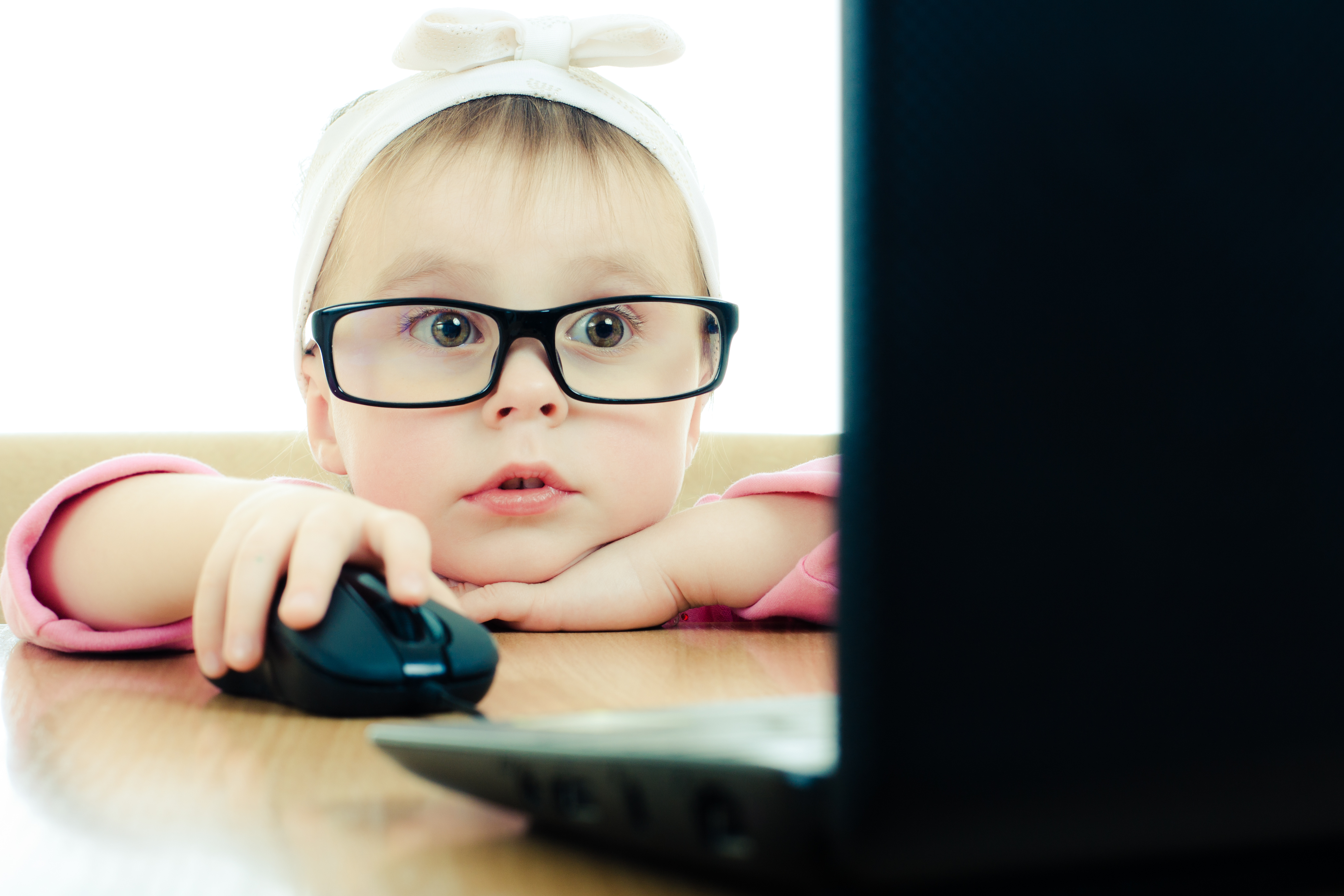 Who Should You Trust? Parenting in the Age of Information Overload Who Should You Trust? Parenting in the Age of Information Overload