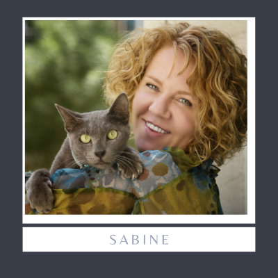 Sabine communicates telepathically with animals.