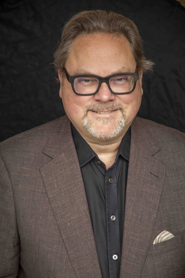 Julian Lighton Profile Photo