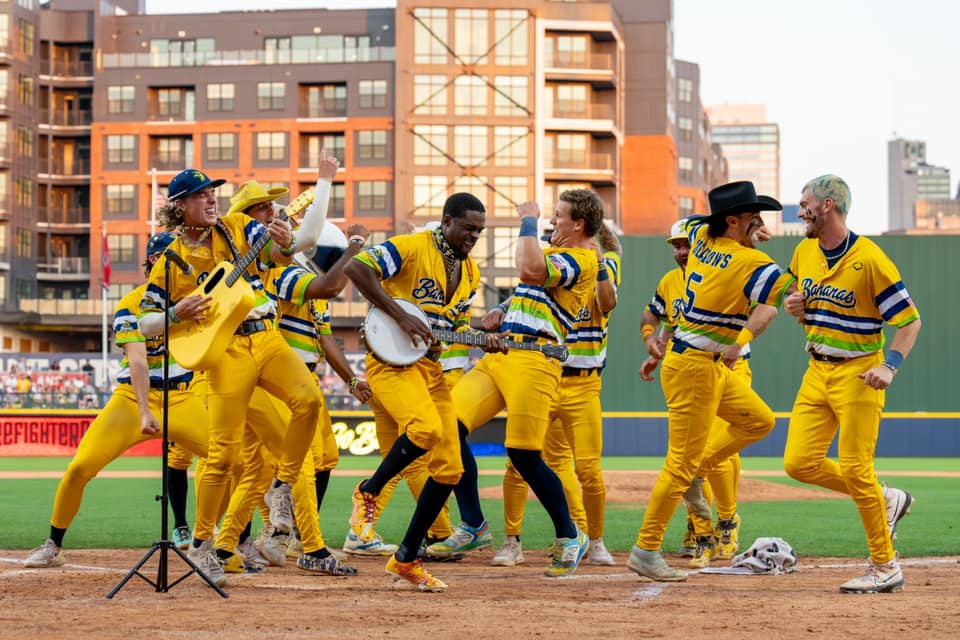 Folky Friday – September 5, 2025 | From Circle Dances to Banana Ball