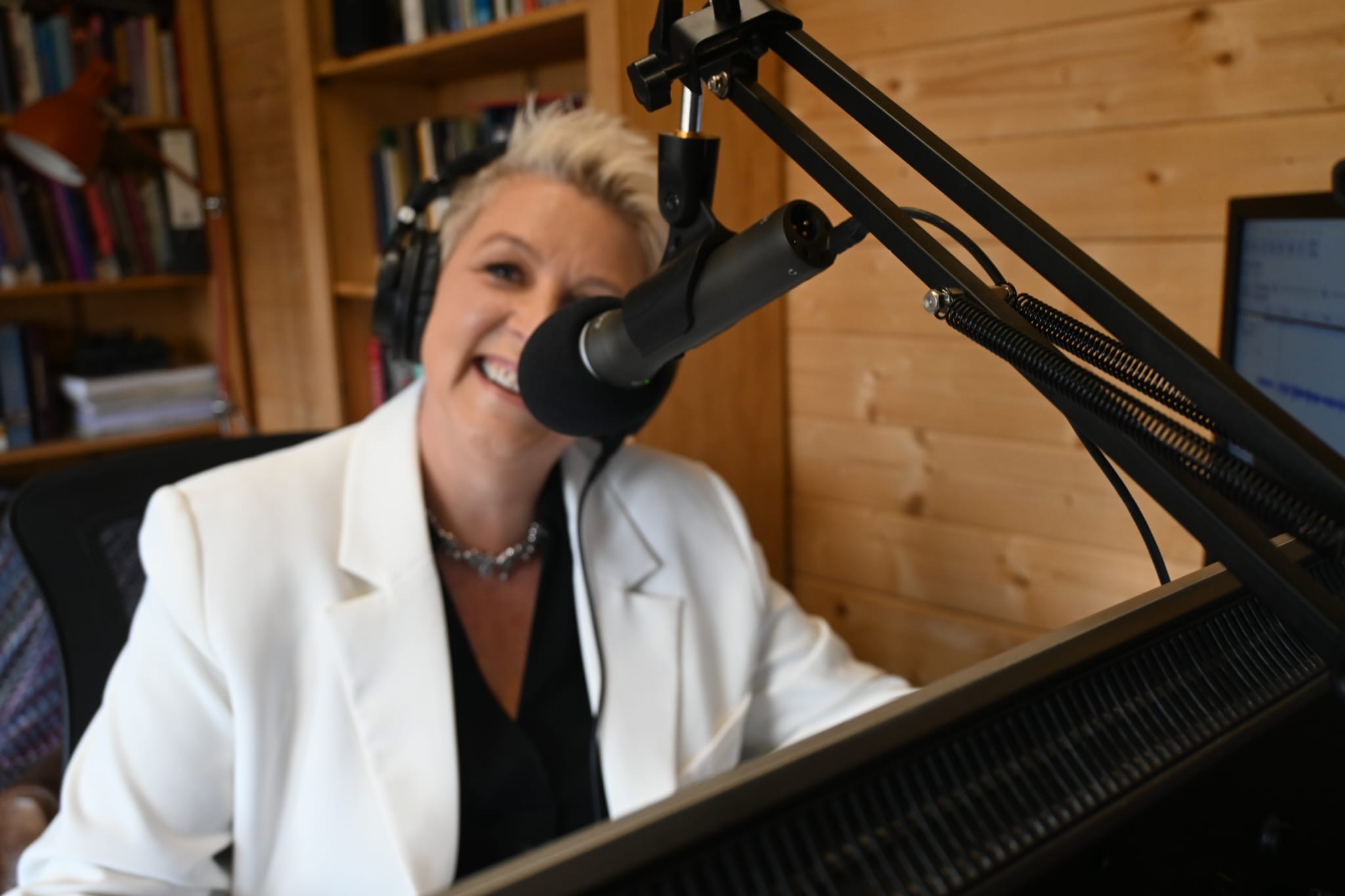 Dr Candida Saunders Profile Photo