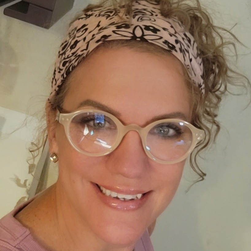 Cosmetic Procedures in Midlife: Botox, Facelifts & Beauty Confidence After 50