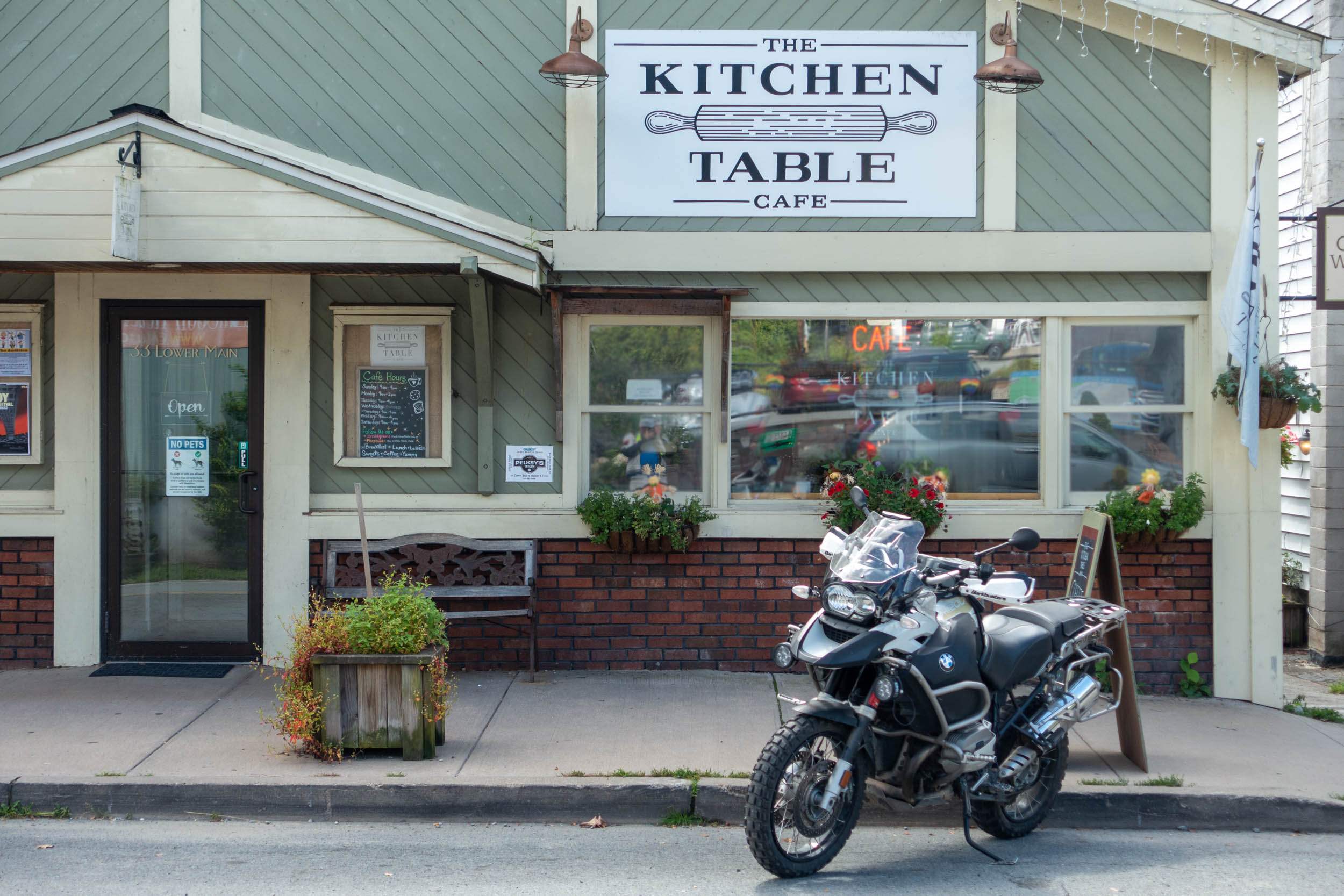 A Delightful Coffee Journey Awaits at The Kitchen Table
