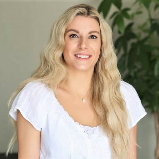 Nicole Davis Woodruff - Trying to Save My Drug Addicted Sister