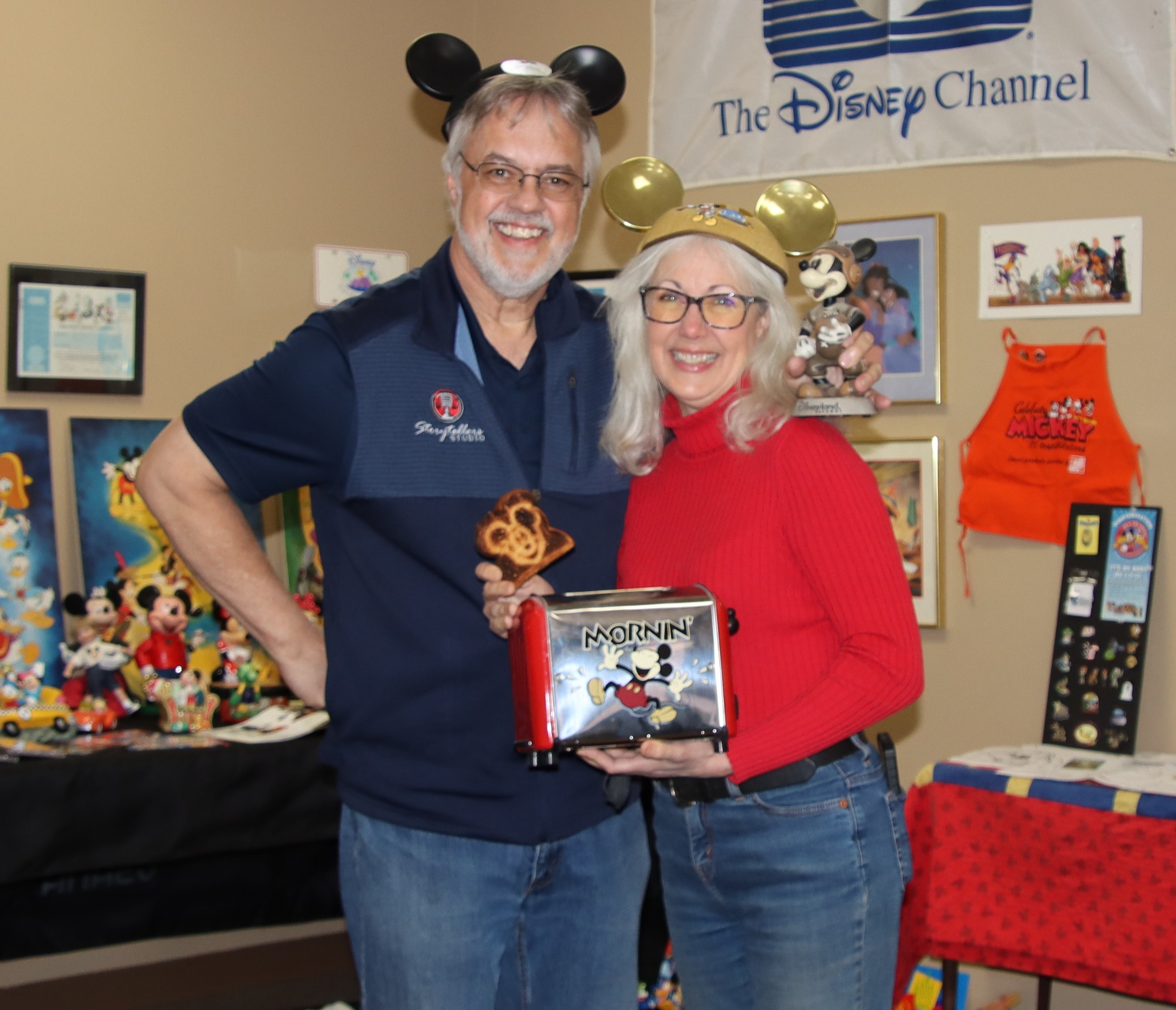 S5 E9  WE'RE ALL EARS! - My Days with Disney...It's Show Time!