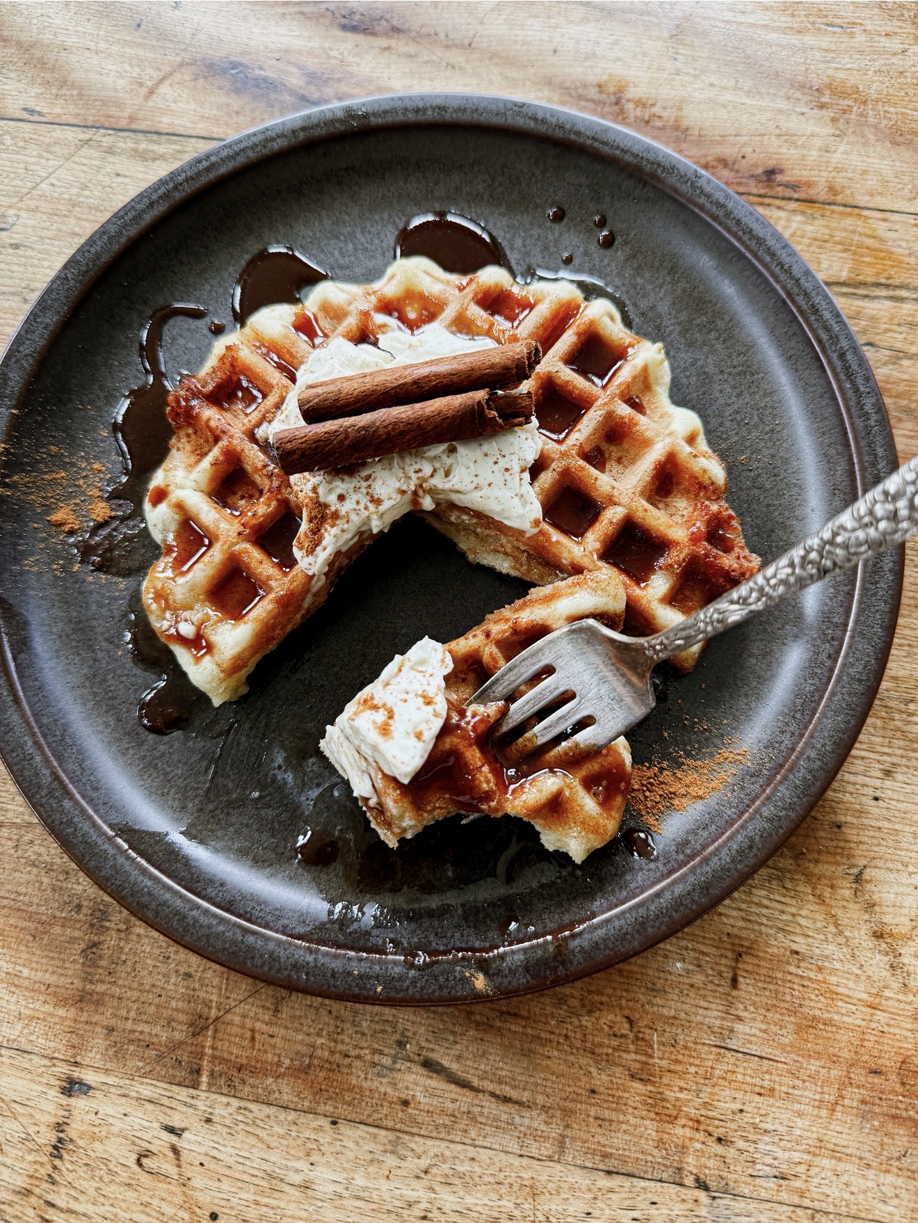 Cinnamon Roll Mochi Waffles (naturally gluten-free!) Cinnamon Roll Mochi Waffles (naturally gluten-free!)
