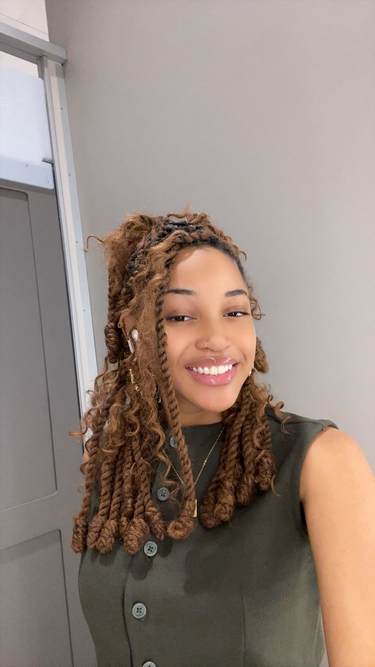 Ambrii Moss Profile Photo