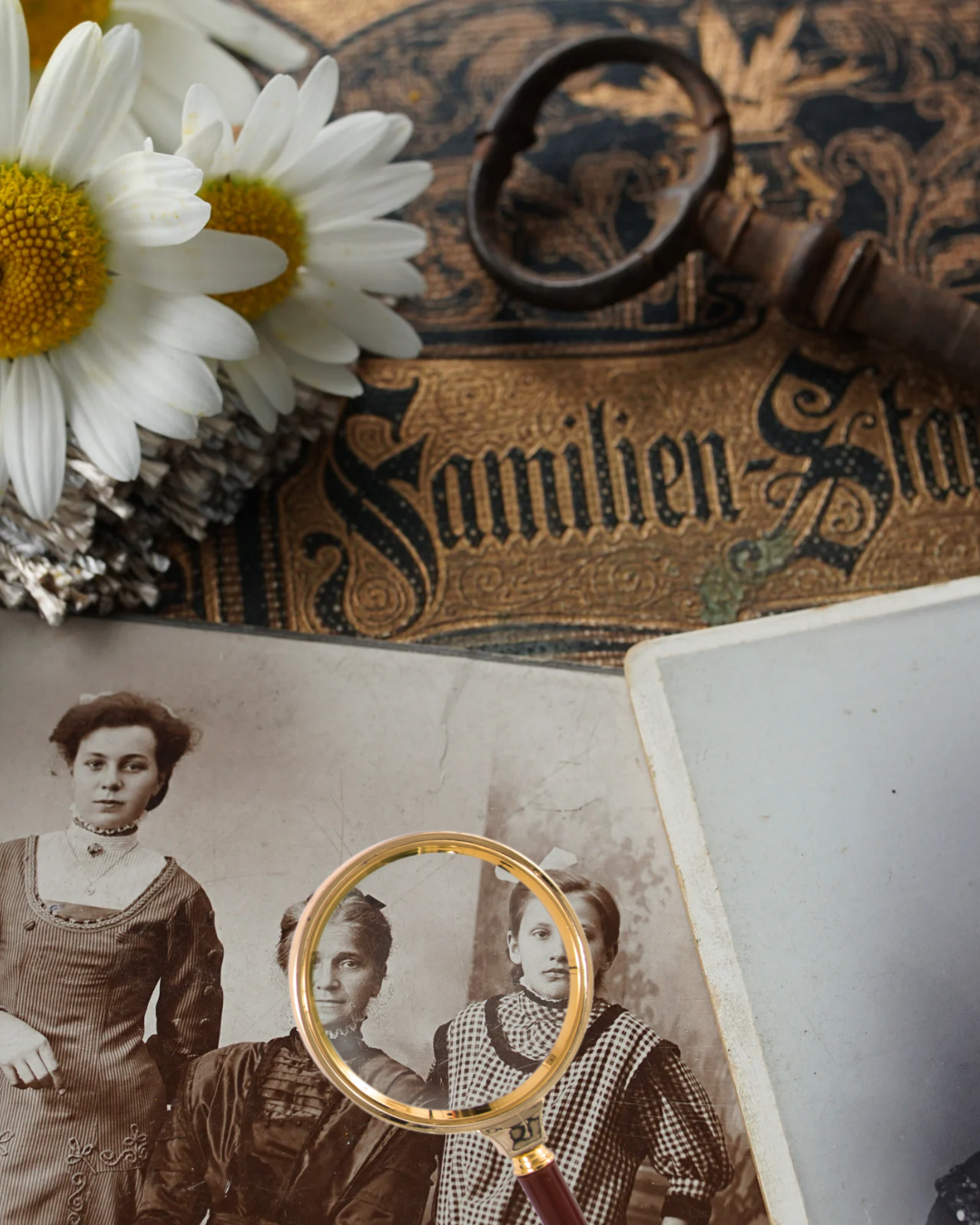 Episode 258 - Around the Table: Preserving Family Stories