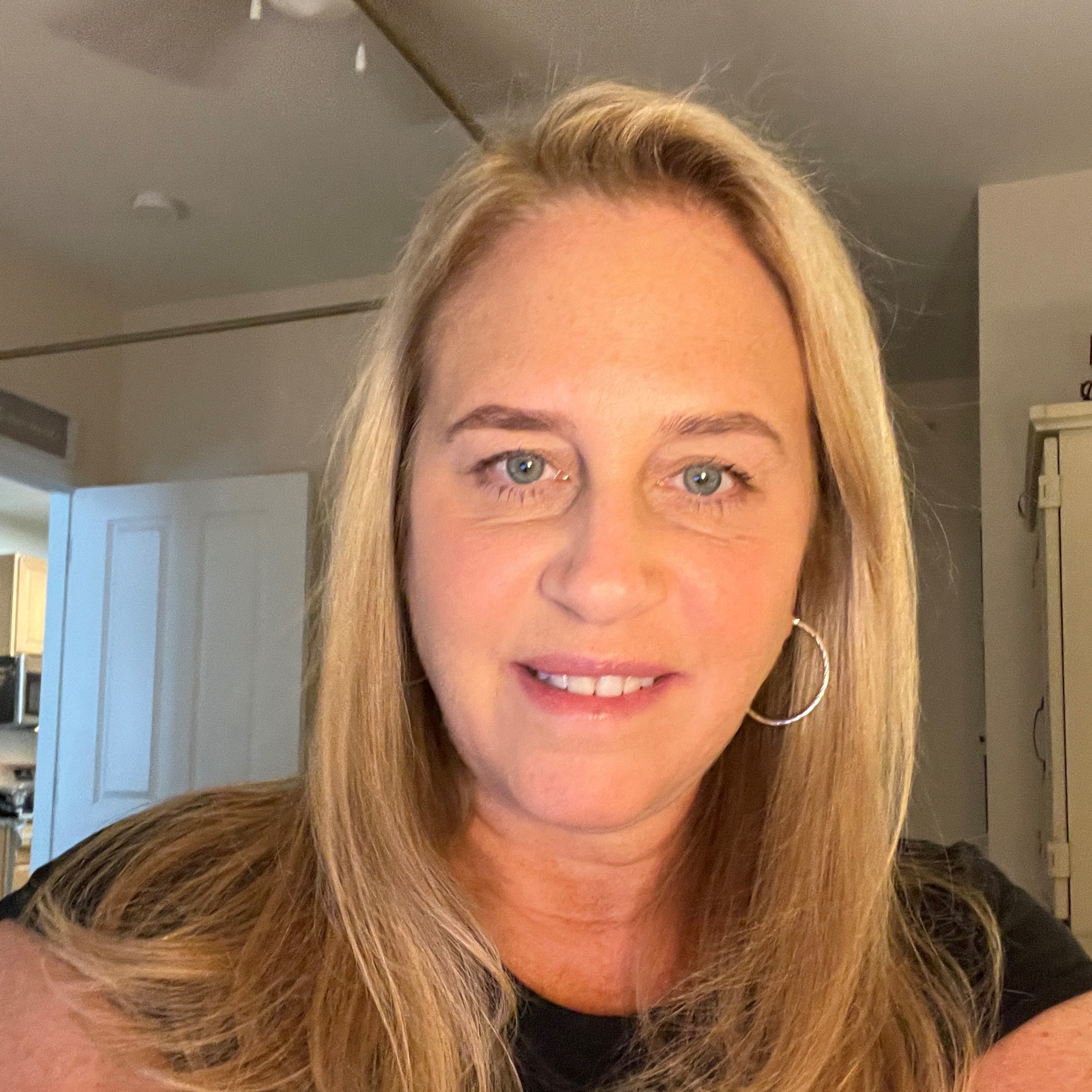 Tracy Lynn - Former Opioid Addict - Mom and Podcaster