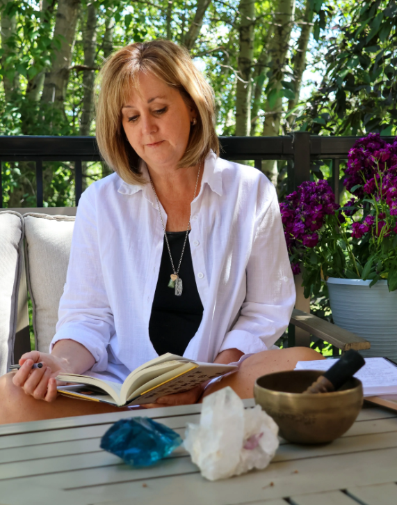 Connecting with Angels: Practical Techniques for Guidance and Support