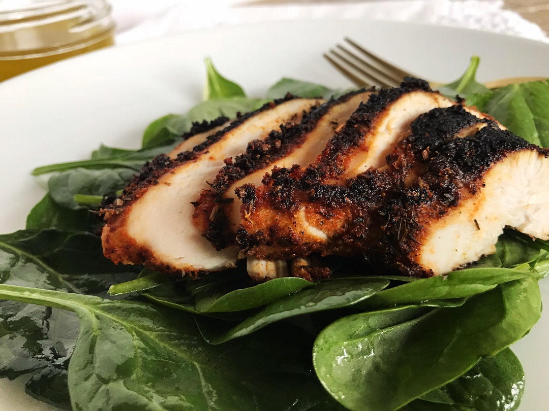 Blackened Chicken Over Spinach with Lemon Vinaigrette | Sister Spice