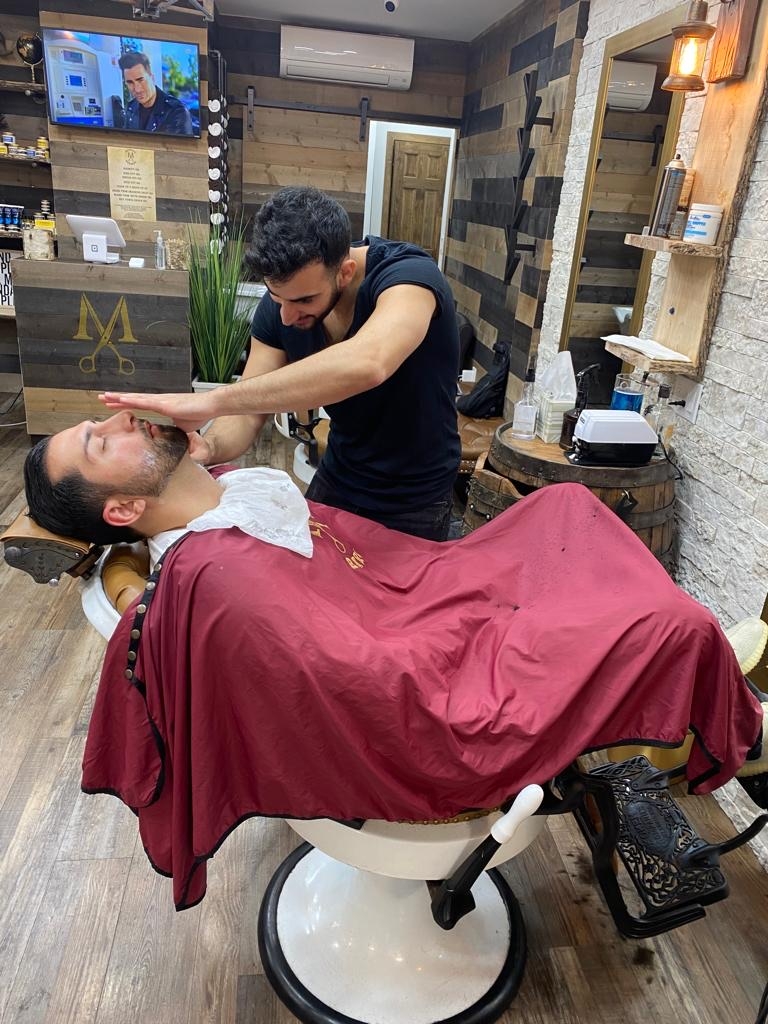 Can a comb over fade be customized to suit different face shapes and hair types?