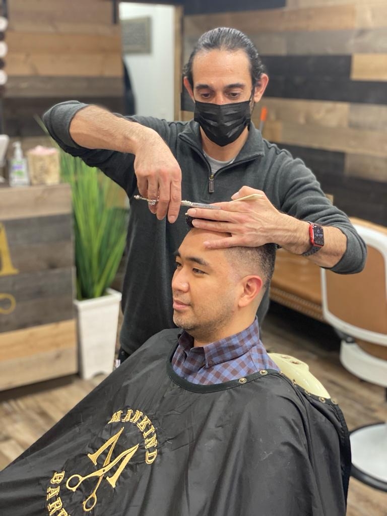 What are some tips for styling and maintaining a comb over fade at home between salon visits?