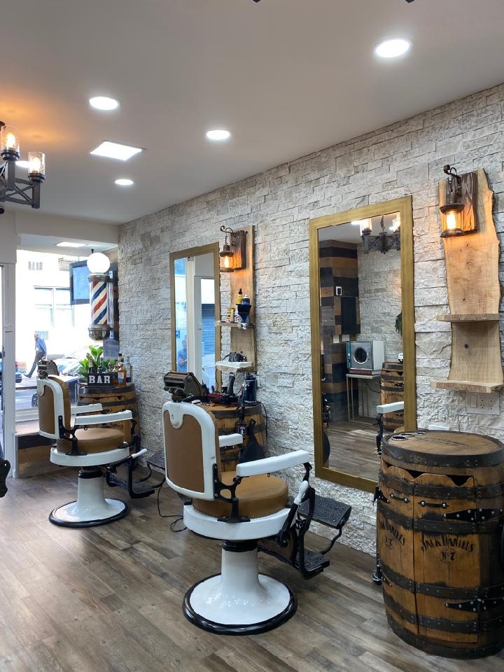 How long does a skin fade haircut typically last before it starts growing out and losing its shape?