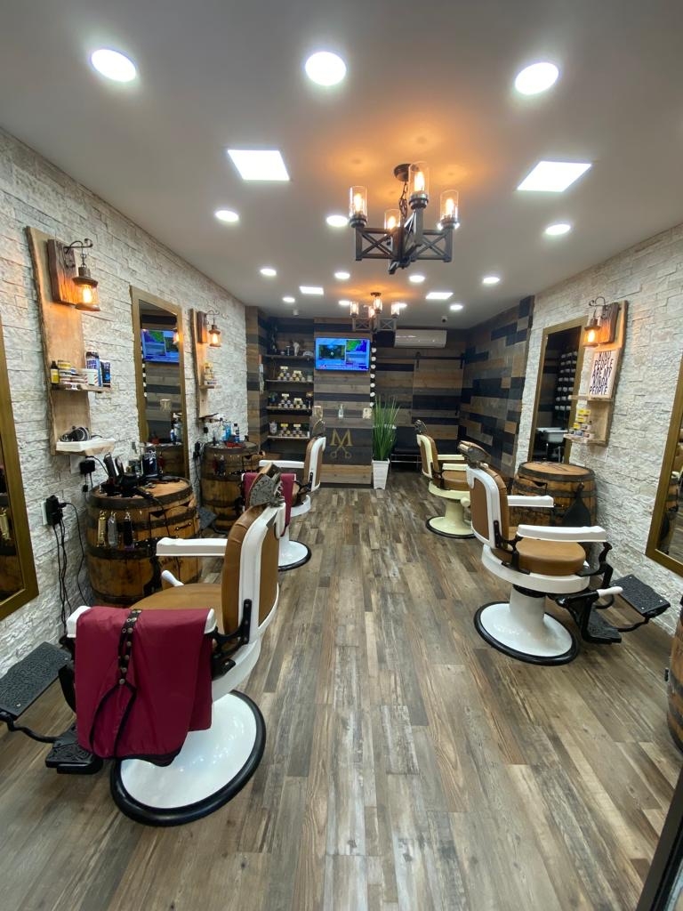 How often should someone with a pomp fade hairstyle visit a barber for maintenance and touch-ups?