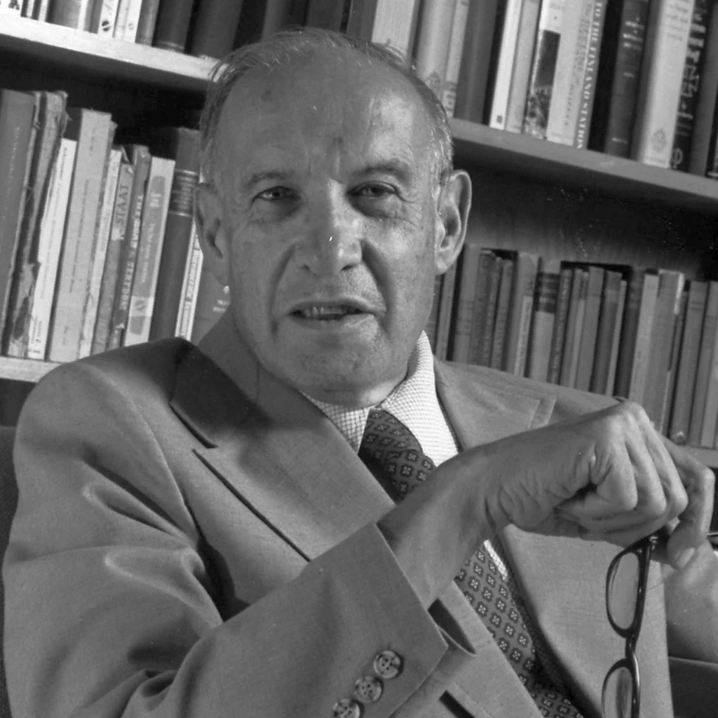 Peter Drucker AI mentor on Get Mentors